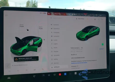 2022 Tesla Model 3 Long Range Dual Motor All-Wheel Drive z USA, uszkodzony, nr VIN 5YJ3E1EB9NF251056